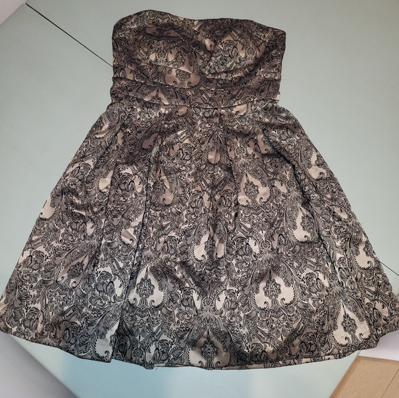 Le Chateau Party Dress - Size Small - Picture 4 of 5